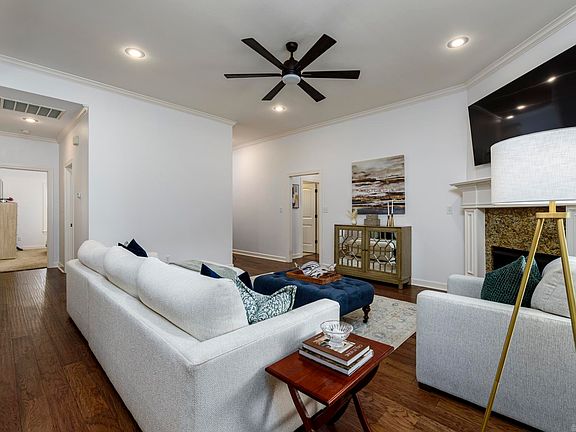 4th image of 1308 Oak Glenn Pl