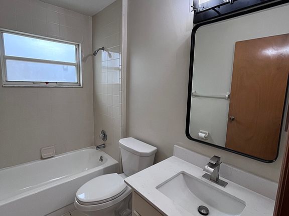 5th image of 62 Bougainvillea Dr #1