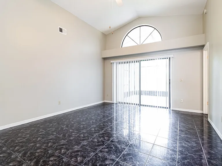 296 Morning Glory Dr — Photo 3