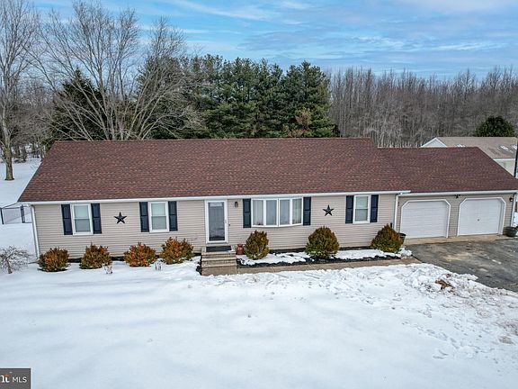 2nd image of 1851 Hartly Rd