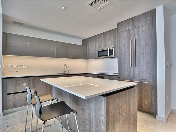 3rd image of 88 SW 7th St APT 3805