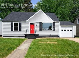 216 Parkview Ave NW, North Canton, OH 44720