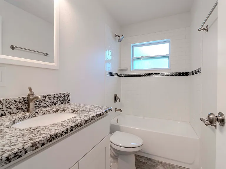 6235 S Adelia Ave — Photo 26