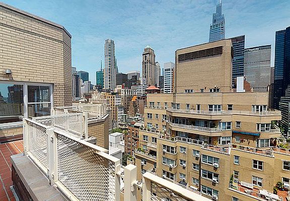 3rd image of 30 Park Ave Penthouse B