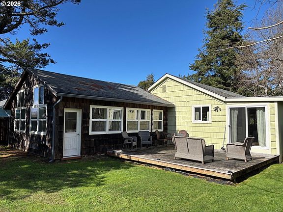 5th image of 770 9th St SE