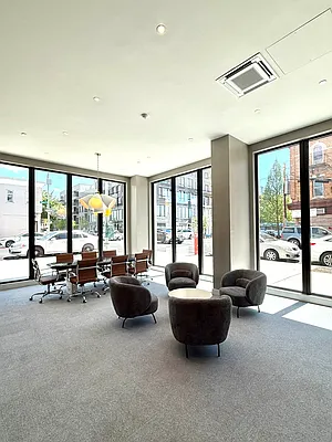 Rented by Live It Up LLC (Management) | media 35