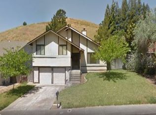 871 Rose Dr, Benicia, CA 94510
