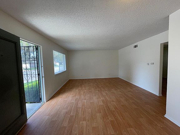 2nd image of 2570 Tiller Ave
