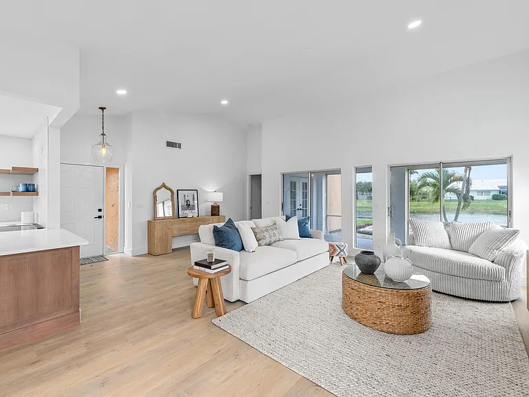 2650 Neaton Ct — Photo 5