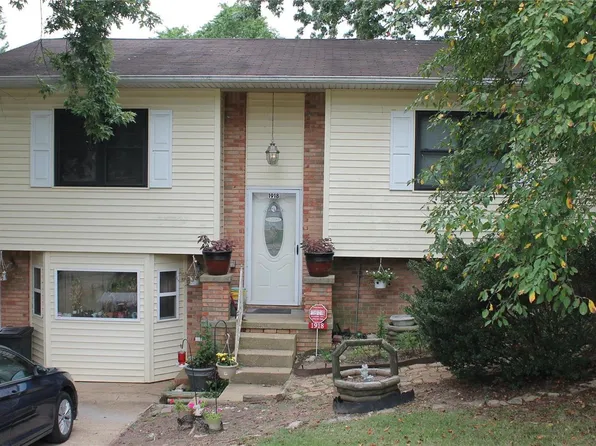1918 Brentwood Rd, Poplar Bluff, MO 63901