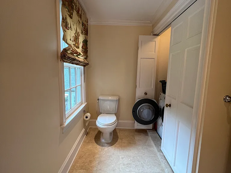 Bath #3, on 2nd Floor w/Laundry