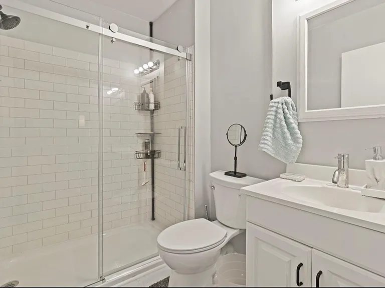4921 Olive St — Photo 15