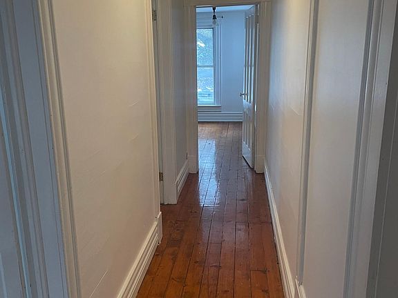 4th image of 121 Helderberg Ave #125