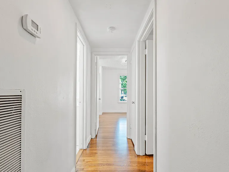 32300 Proctor Ave — Photo 25