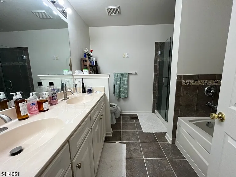 18 Ashley Ct — Photo 32