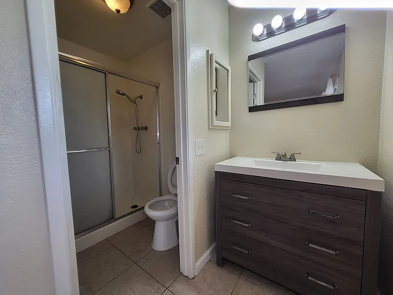 5215 Bayview Ave — Photo 14