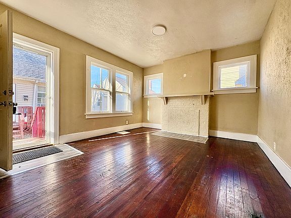 2nd image of 1508 Hermosa Pl