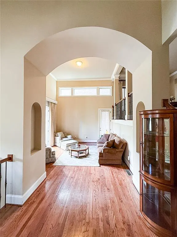 4 bed, 3234 sqft, $5,000 — Photo 4