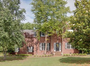 1023 Dickens Dr, Mount Juliet, TN 37122
