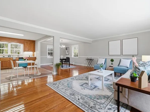 218 Crittenden Ln, Newport News, VA 23606