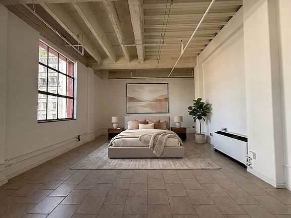 4th image of 312 W 5th St APT 826