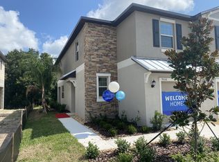 9526 Pembrooke Pines Dr, Sun City Center, FL 33573
