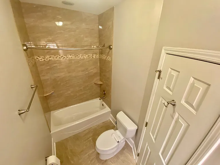 416 E Tremont Ave — Photo 2
