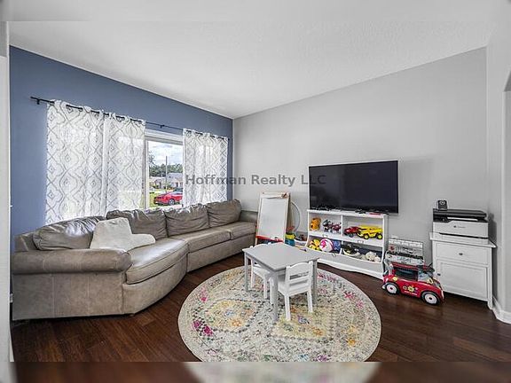2nd image of 6807 S Court Dr