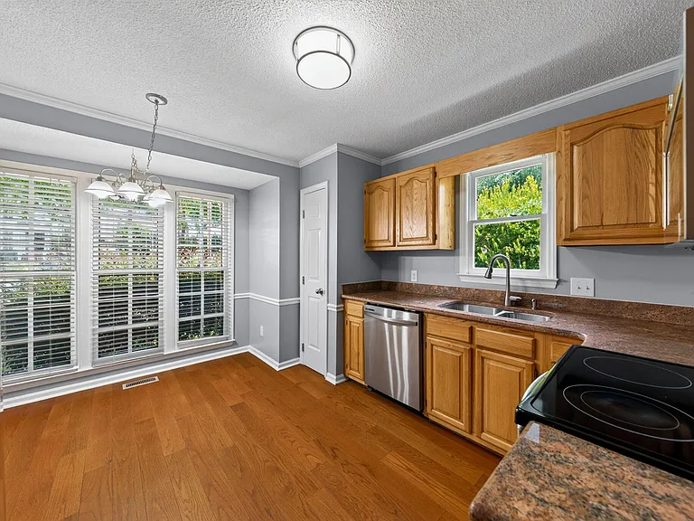 114 Planetree Ln — Photo 10