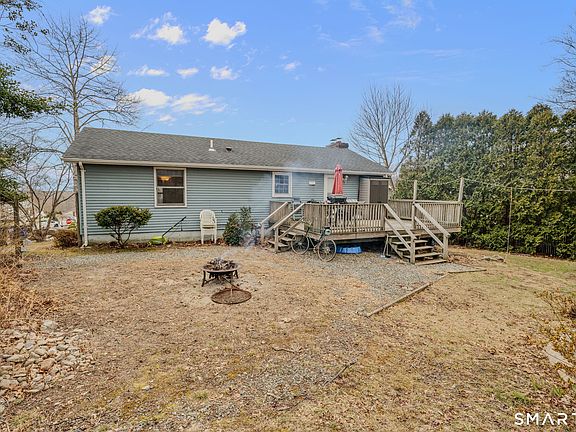4th image of 10 Amherst Court