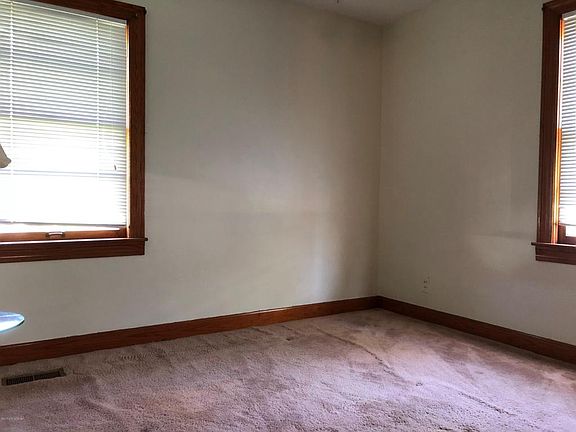 5th image of 7210 Gray Ln