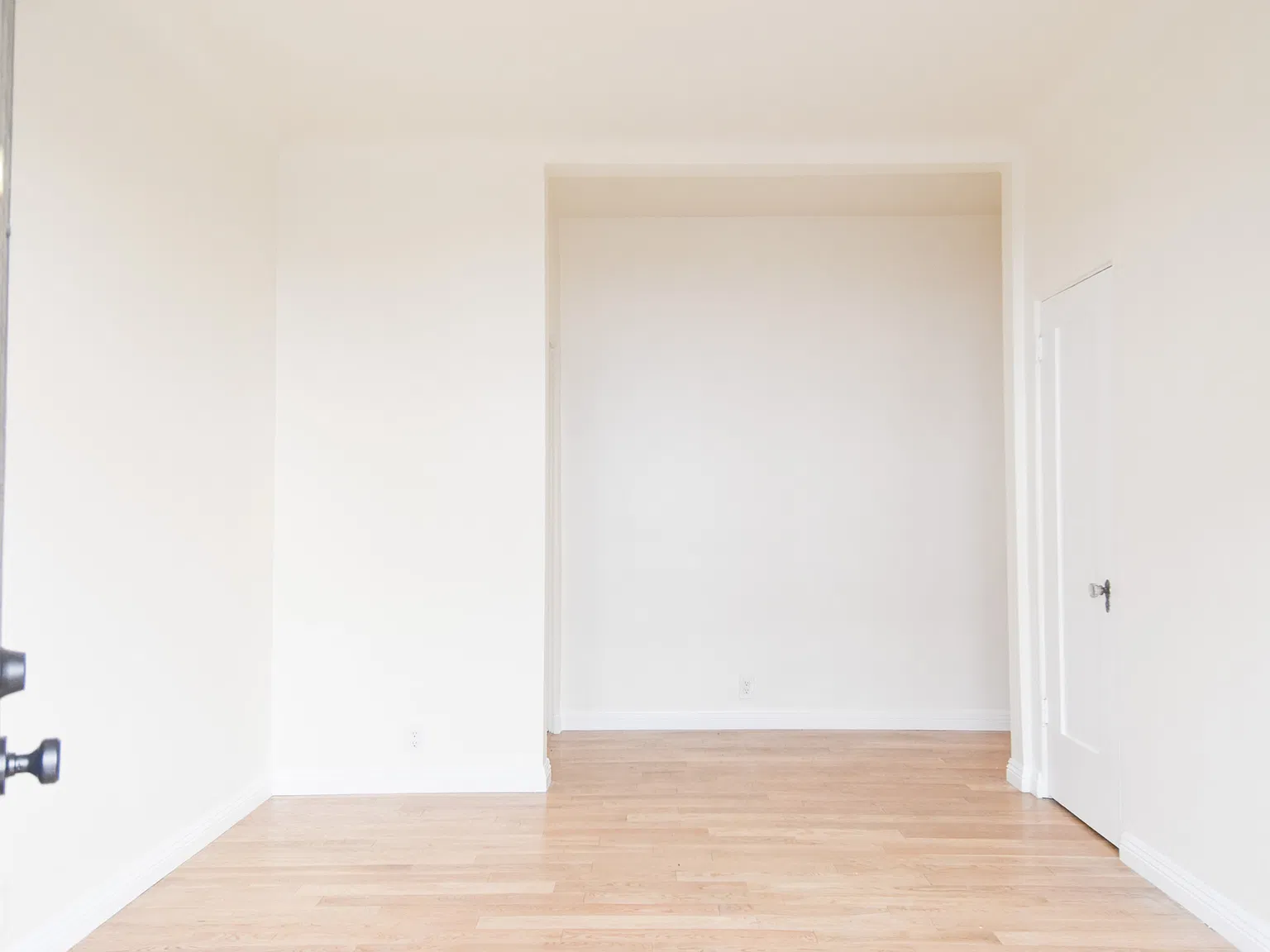 424 N Ogden Dr — Photo 4