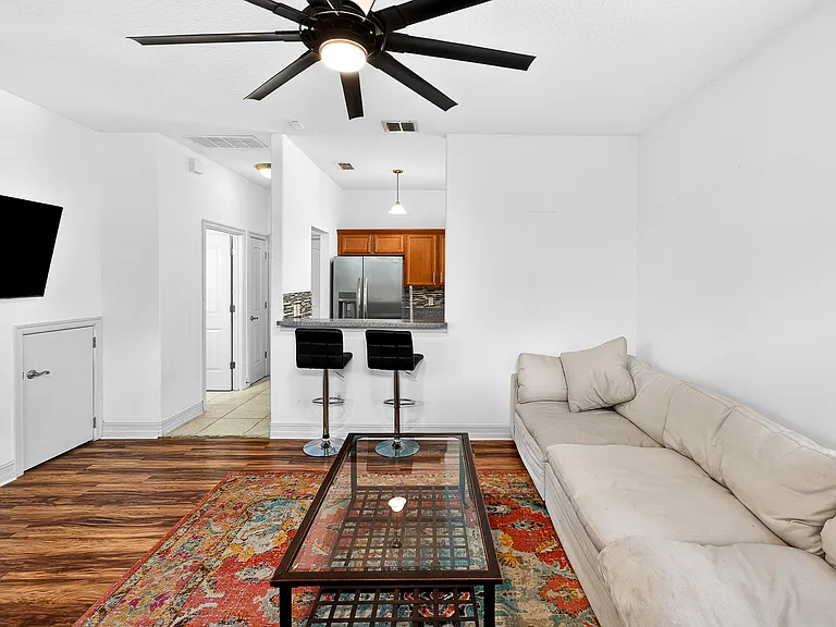 864 17th Ave N #1 — Photo 3