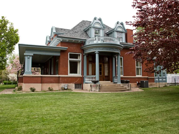 1803 Grove Ave, Quincy, IL 62301