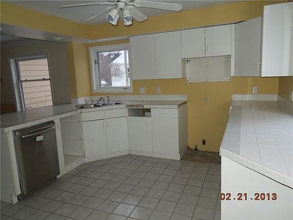 2nd image of 319 Frank St