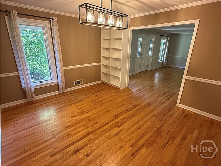 292 Tara Way — Photo 6