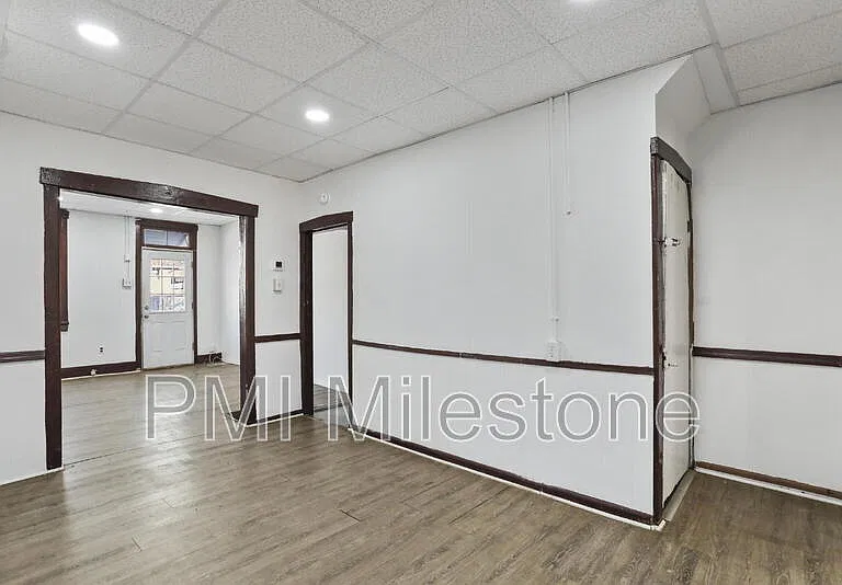 218 N College St — Photo 8