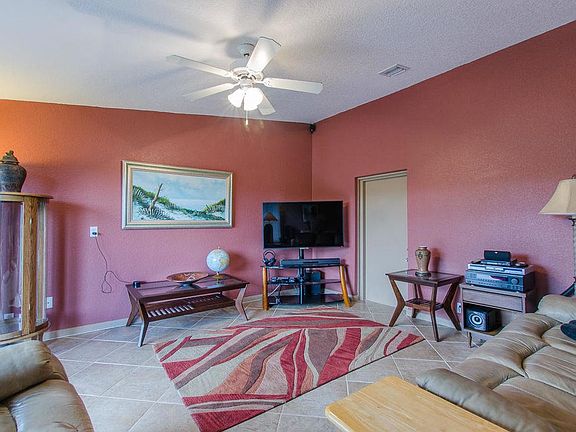 4th image of 15552 Bottlebrush Cir