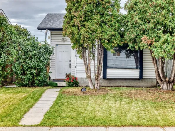 33 E Aberdare Way NE, Calgary, AB T2A 6T6