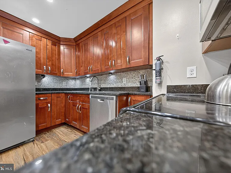 817 6th St NW #B — Photo 31