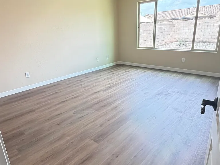 10786 W Yearling Rd — Photo 11