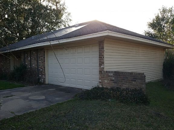 2nd image of 303 Palm Dr