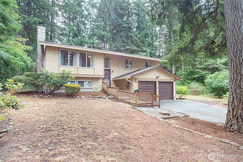 2nd image of 187 NW Bridle Ridge Place
