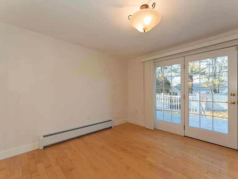 50 Laurel Cir — Photo 10
