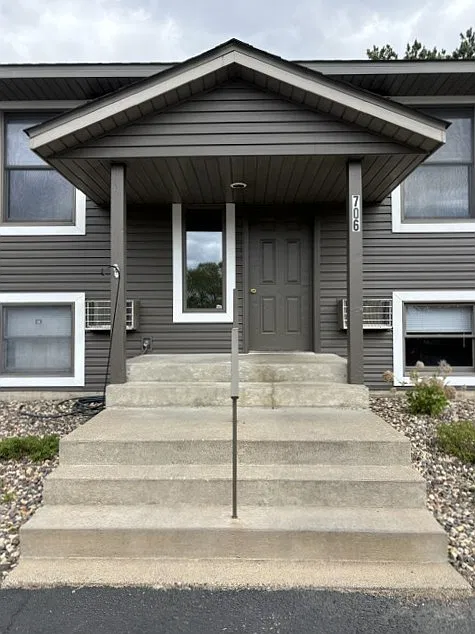 2 bed, 900 sqft, $1,200 — Photo 2