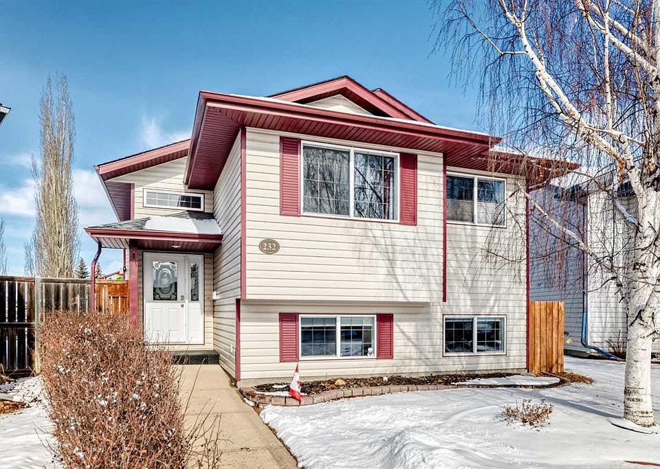 1st image of 232 SW Deschner Close