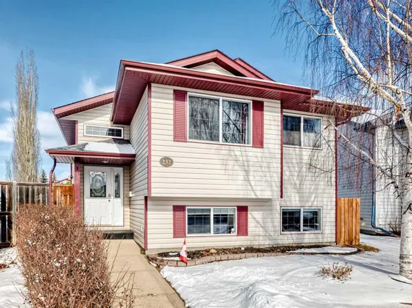 232 SW Deschner Close, Red Deer, AB T4R 3C2