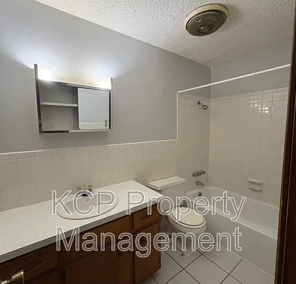 1007 Cedar St #5 — Photo 7