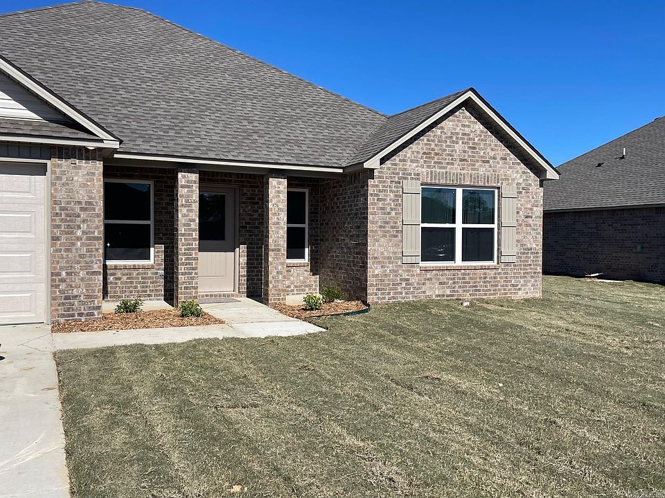 2nd image of 1309 Springvine Dr