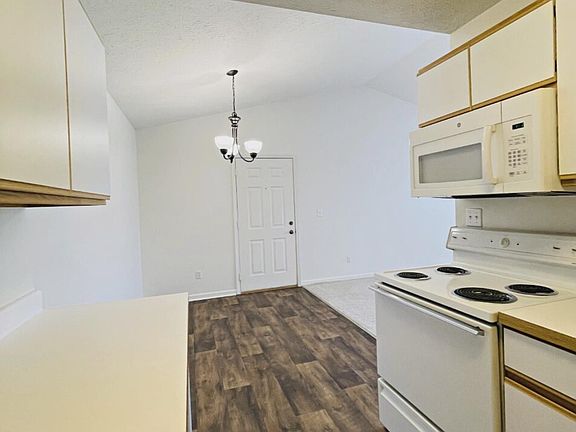 2nd image of 540 Beacon Lake Dr #8